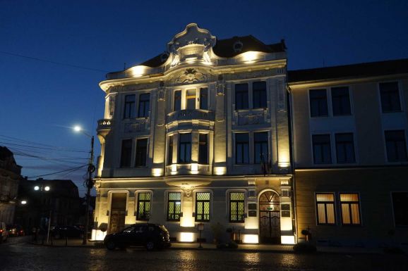 Bicikliút épül Kézdivásárhelyen, és felújítják a városházát