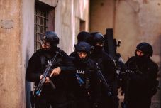 Több rendőrrel lépnek fel a drog- és emberkereskedők ellen az olaszokkal együttműködve