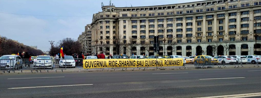 Éhségsztrájkolnak a taxisok