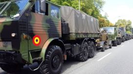 Külföldi katonai járművek ütköztek – túl közel mentek egymáshoz