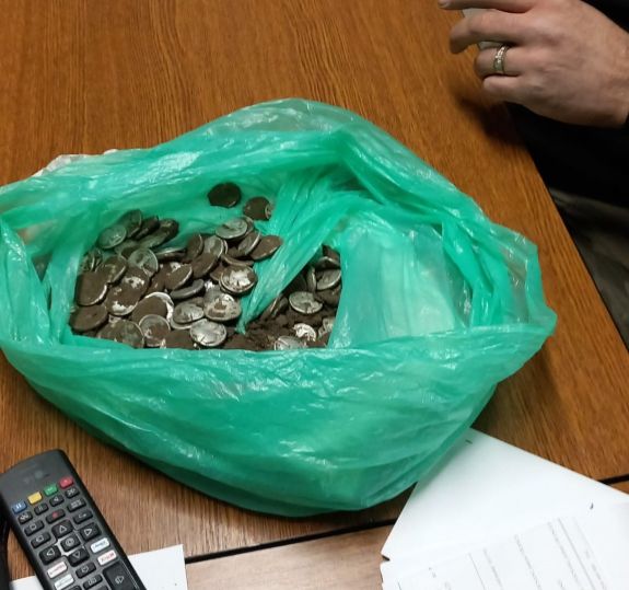 Történelmi kincsre bukkantak az erdőben sétáló fiatalok