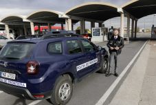 Hűtőkamionból mentettek migránsokat a határőrök