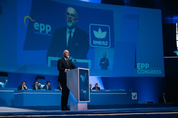 Kelemen Hunor az Európai Néppárt kongresszusán: az EU-nak biztosítania kell az őshonos nemzeti kisebbségek jogainak az érvényesítését