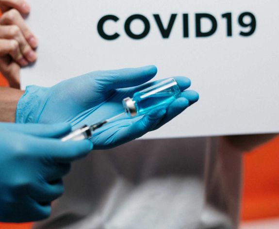 Covid-rekorder: 217 koronavírus elleni oltást adatott be magának egy férfi, és semmi baja