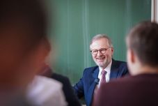 Eltérő álláspontok az orosz–ukrán háborúról – Prága lemondta a cseh–szlovák kormányülést