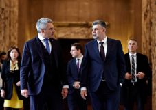 Iohannis után Ciolacu is találkozott Nehammerrel, az USR szerint az osztrák kancellár ismét „gúnyt űzött a románokból”