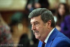 Figyelmeztetés a pártot váltó politikusoknak