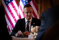 Szijjártó: Trump elnök nélkül a háború sokáig el fog tartani
