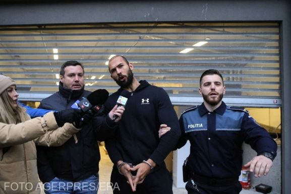 FRISSÍTVE: Szabadon engedik a britek kérésére újra őrizetbe vett Tate fivéreket