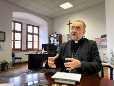 „Mi dőlt össze? – kérdeztük. Akkor döbbentünk rá, hogy nekifogtak dolgozni” – Kovács Gergely gyulafehérvári érsek a székelyudvarhelyi tragédiáról