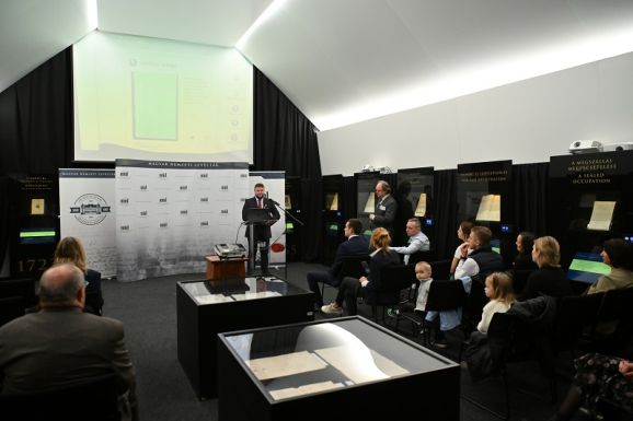 Megújult a Petőfi közössége adatbázis