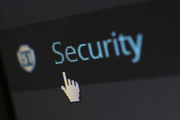 Internetes csalás: az eMAG arculatát használva próbálnak becsapni