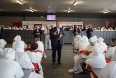 A spanyolországi román közösség képviselőivel találkozott Nicolae Ciucă