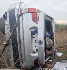 Lesodródott az autópályáról és felborult egy autó, az egyik utas súlyosan megsérült