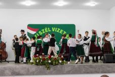 IX.Tavaszi szél vizet áraszt fesztivál– Tíz település néptáncosai Magyarlapádon