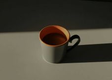 Egy kakaó a Kádár-korszakban – Jánossy Lajos: Örök hely és mindenhol idő