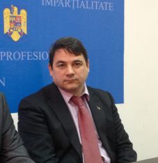 Korrupcióval gyanúsítják és felfüggesztették állásából a hírhedt háromszéki fogyasztóvédőt