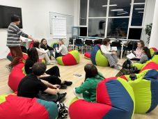 „Egyetemre akarok menni” – támogatják a hátrányos helyzetben lévő BBTE hallgatókat