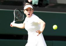 Előnyben volt Badosa ellen, de végül vereséggel tért vissza Halep