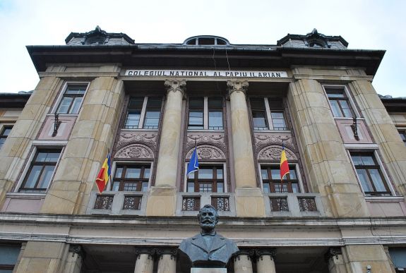 Házi őrizetbe kerül az osztályfőnöknőjét bántalmazó marosvásárhelyi diák