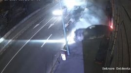 Térfigyelő kamerák rögzítették a szörnyű balesetet – illegális autóversenyben vettek részt a fiatalok (VIDEÓ)