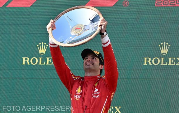 FRISSÍTVE: Carlos Sainz Jr. lett a befutó Melbourne-ben