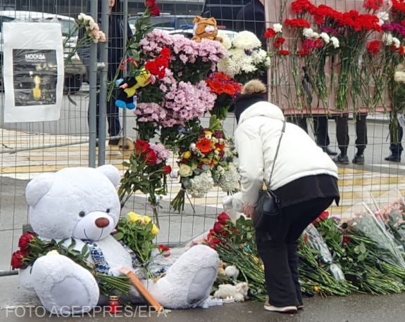 Félárbócon a lobogó, Oroszország a moszkvai terrortámadás áldozatait gyászolja