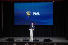 Nicolae Ciucă „hanyatlást” érez, Rareș Bogdan „haszonházaságról” beszél