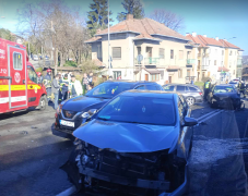 FRISSÍTVE – Baleset Kolozsváron: öt jármű ütközött össze