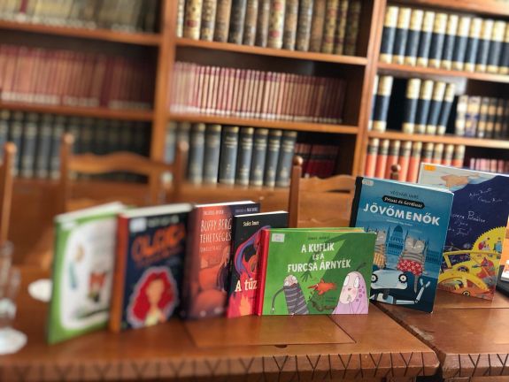 Sepsi Book könyvvásár: cseppekből rakják össze az irodalmi tengert