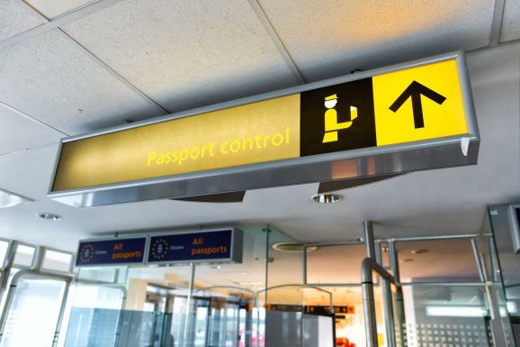 Légi Schengen-tagság: milyen okmányokra van szükség és hogyan utazhatnak a kiskorúak?