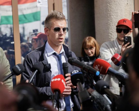 Kicsoda Magyar Péter, és tényleg megbuktathatja a magyar kormányt?