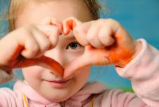 „A betegség nem szégyen” – fiatalok történetei a Yuppi Tábormozgalom kampányában