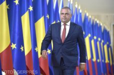 Elnézik a Ceauşescuhoz intézett ódákat: megbukott a mezőgazdasági miniszter elleni indítvány