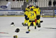 Összeverekedtek a kamaszok a hokimeccsen – a szövetség büntetett és szigorítást tervez