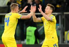 FRISSÍTVE: Megismerte negyedik Eb-ellenfelét a Kolumbiával barátságos meccset vívó Románia – teljes az mezőny