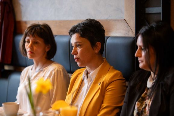 Március végéig véglegesíti az RMDSZ az ikreket nevelő szülők támogatását célzó törvénytervezetet