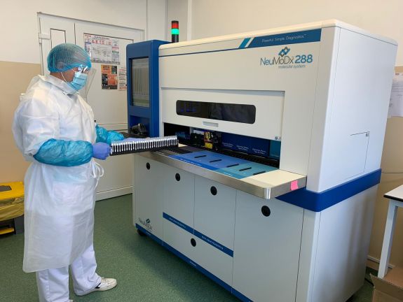 Kolozsvár: csúcstechnológiás berendezésekkel és sürgősségi osztállyal bővül a járványkórház