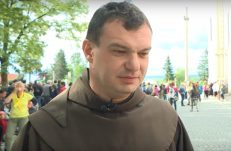 Húsvéti fohász Urbán Eriktől: „Maradj velünk Uram, mert esteledik!”