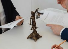 Végrendelet vagy eltartási szerződés? Bizonyosodjunk meg, hogy az örököl, akit szeretnénk