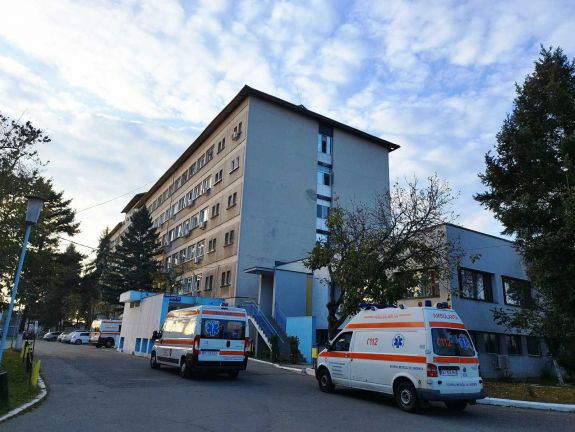 Átlátható kivizsgálást kért az orvosi kamara a Târgu Jiu-i kórházban elhunyt kamasz ügyében