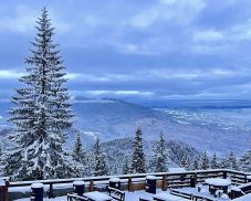 Elindították a hóágyúkat Brassópojánán