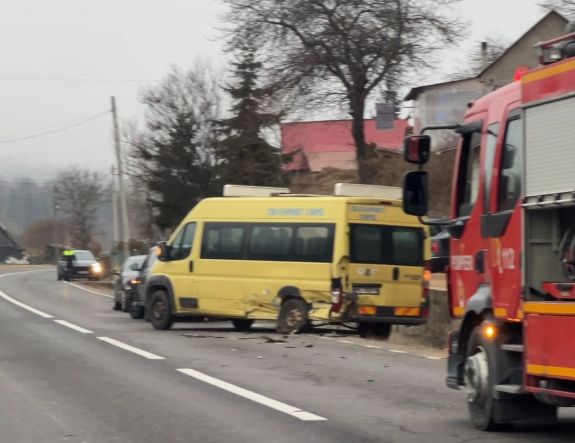 FRISSÍTVE: Iskolabusz balesetezett Maros megyében, két gyerek megsérült