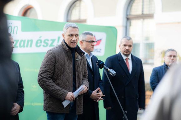 Szövetséget, együttműködést és közös munkát ajánlott az udvarhelyieknek Lázár János