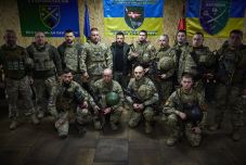 Ezer napja tart az orosz–ukrán háború – Zelenszkij „igazságos békét” akar