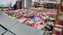 Ráomlott a polcrendszer a bírósági hivatalnokra – a munkakörülményekre panaszkodik a szakszervezet