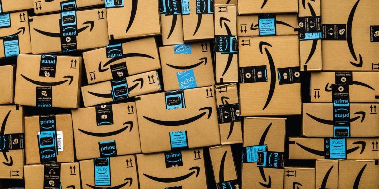 Több száz romániai dolgozójától válik meg az Amazon
