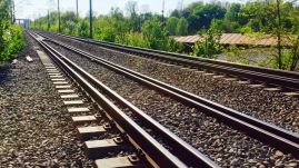 FRISSÍTVE: Kidőlt fák bénították meg a vasúti közlekedést Hargita megyében