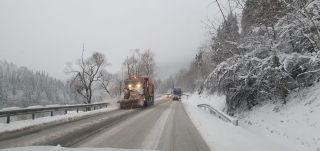 FRISSÍTVE: Rendkívüli tanácskozás a hóviharriasztás miatt, a katasztrófavédelem is figyelmeztet