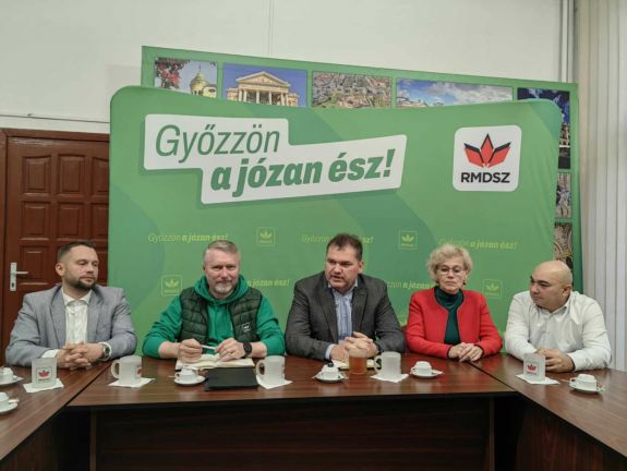 A levegő a tét – Először a magyar közösséget kell víz felett tartani